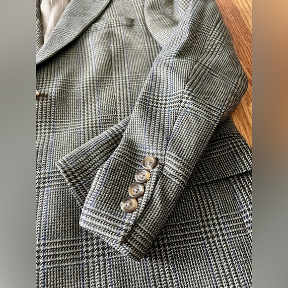 Lauren by Ralph Lauren Men's Plaid Blazer, 100
Percent Wool 39 R - Picture 3 of 15